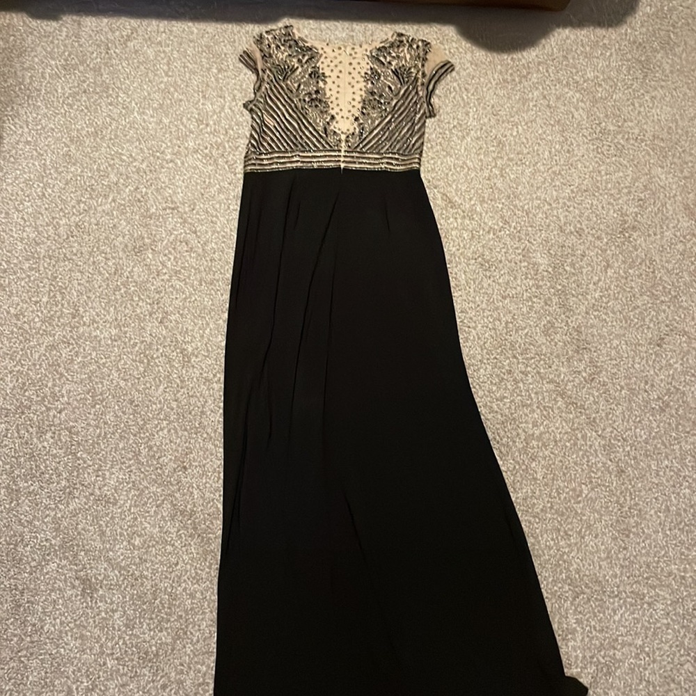 Adrianna Papell beaded gown - Picture 2 of 8